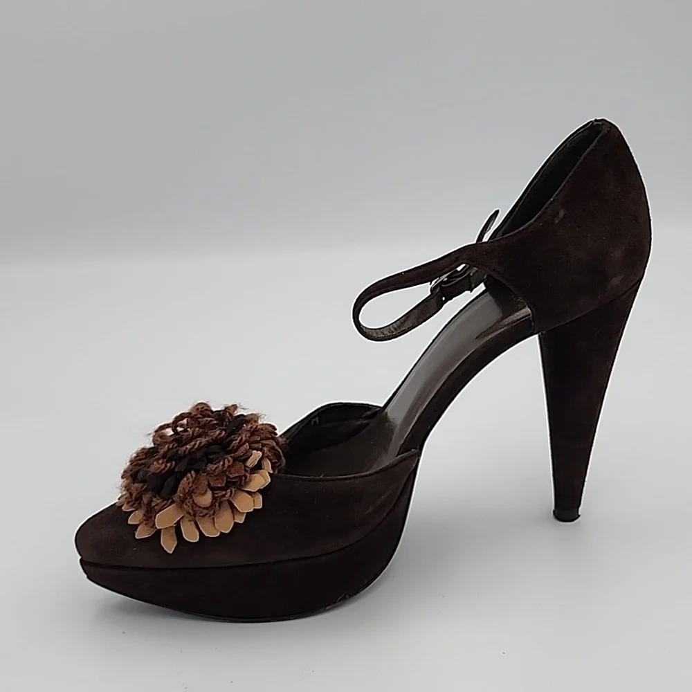 STUART WEITZMAN Dark Brown Suede Platform High Heels w/Flower Pom Pom Vamp, 6M